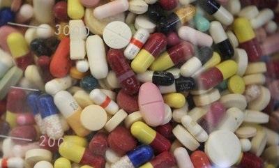 
南京中科研究所黄牛代挂号电话票贩子号贩子网上预约挂号,住院检查加快,美去年超十万人因药物过量死亡