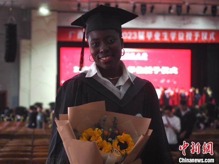 
中国人民解放军总医院黄牛代挂号电话票贩子号贩子网上预约挂号,住院检查加快,非洲医学留学生毕业感言：若继续在华深造 盼对中医药文化加深了解