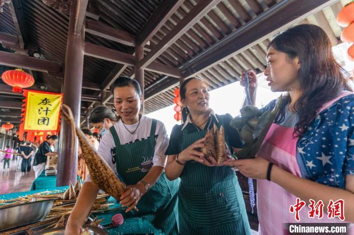 
东部战区总医院黄牛代挂号电话票贩子号贩子网上预约挂号,住院检查加快,台胞“登陆”浙江宁波过端午“续乡情”