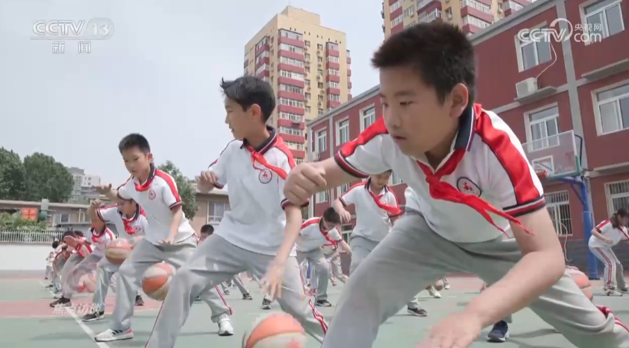 
江苏省中医院黄煌的号黄牛代挂号电话票贩子号贩子网上预约挂号,住院检查加快,焦点访谈：让孩子们跑起来