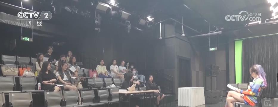 
上海肿瘤医院黄牛代挂号电话票贩子号贩子网上预约挂号,住院检查加快,艺术夜校“火出圈” 公共文化服务点亮“夜生活”