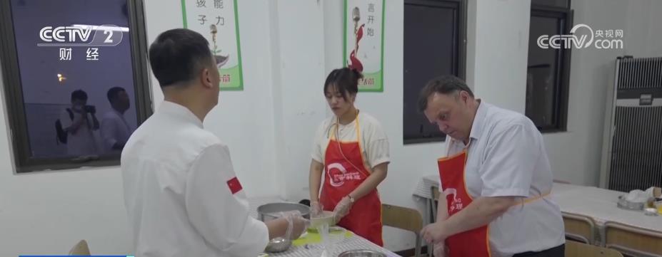 
上海肿瘤医院黄牛代挂号电话票贩子号贩子网上预约挂号,住院检查加快,艺术夜校“火出圈” 公共文化服务点亮“夜生活”