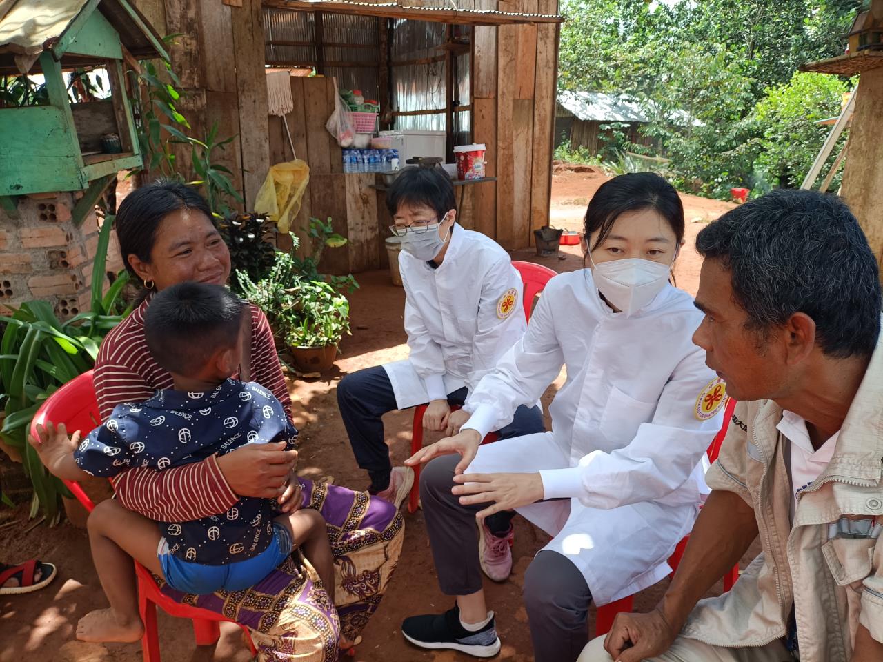 
北京协和医院黄牛代挂号电话票贩子号贩子网上预约挂号,住院检查加快,中国援柬医疗队进山义诊护航“一带一路”项目