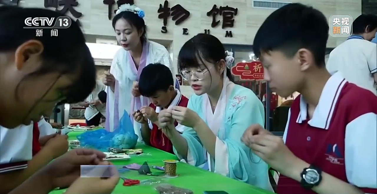 
成都华西医院黄牛代挂号电话票贩子号贩子网上预约挂号,住院检查加快,多地端午假期首日旅游成绩单出炉，你贡献了多少？