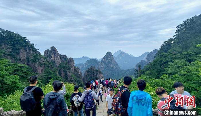 
广州中医院黄牛代挂号电话票贩子号贩子网上预约挂号,住院检查加快,1.06亿人次，超2019年同期！端午出游很“热”