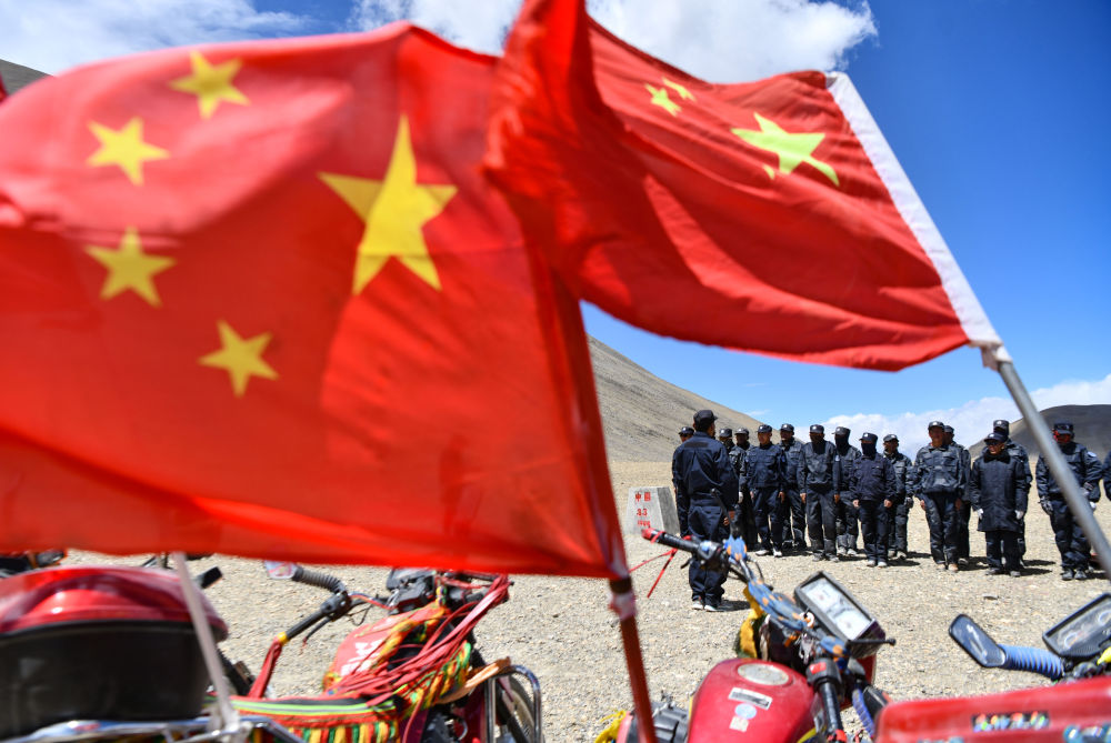 
回龙观医院黄牛代挂号电话票贩子号贩子网上预约挂号,住院检查加快,国道之行 从雪山奔向大海丨“让国旗飘扬在国境线的每个角落”