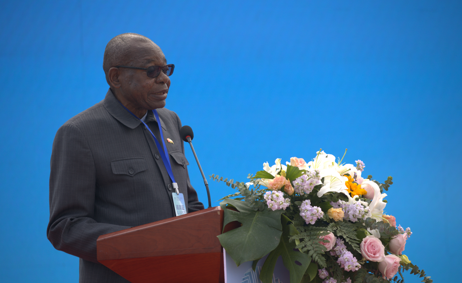 
回龙观医院黄牛代挂号电话票贩子号贩子网上预约挂号,住院检查加快,津巴布韦驻华大使马丁切东多：中国消除贫困的模式与延安精神鼓舞了我们