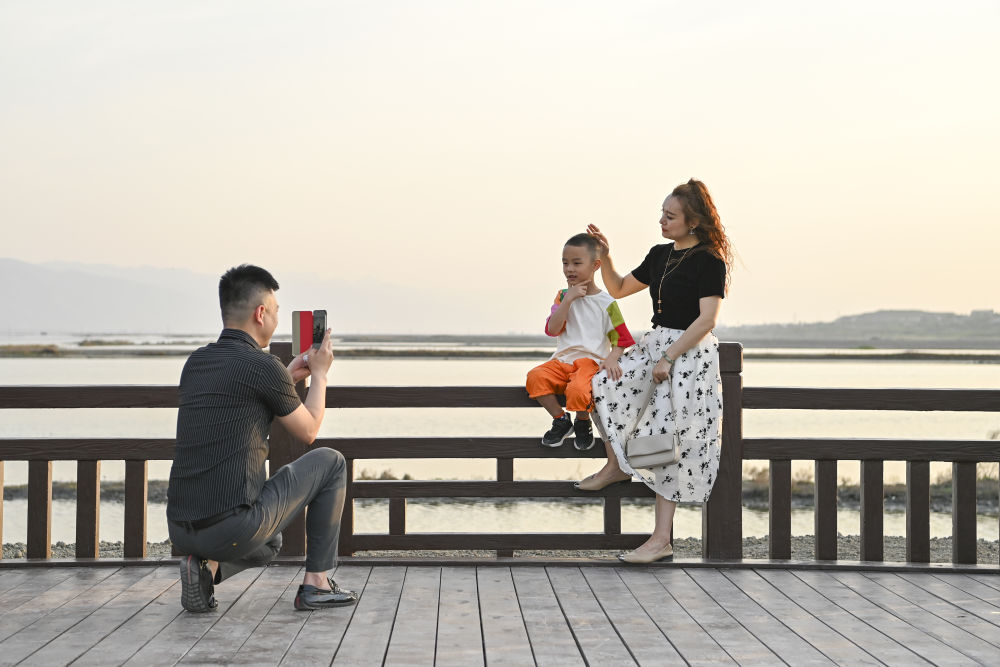 
杭州市富阳中医骨伤医院黄牛代挂号电话票贩子号贩子网上预约挂号,住院检查加快,从“一池雪”到“七彩光”——山西运城千年盐湖变身记