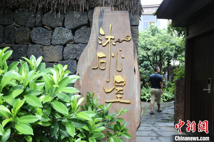 
北京同仁医院黄牛代挂号电话票贩子号贩子网上预约挂号,住院检查加快,以果为媒 海南荔枝走出特色“乡村振兴路”