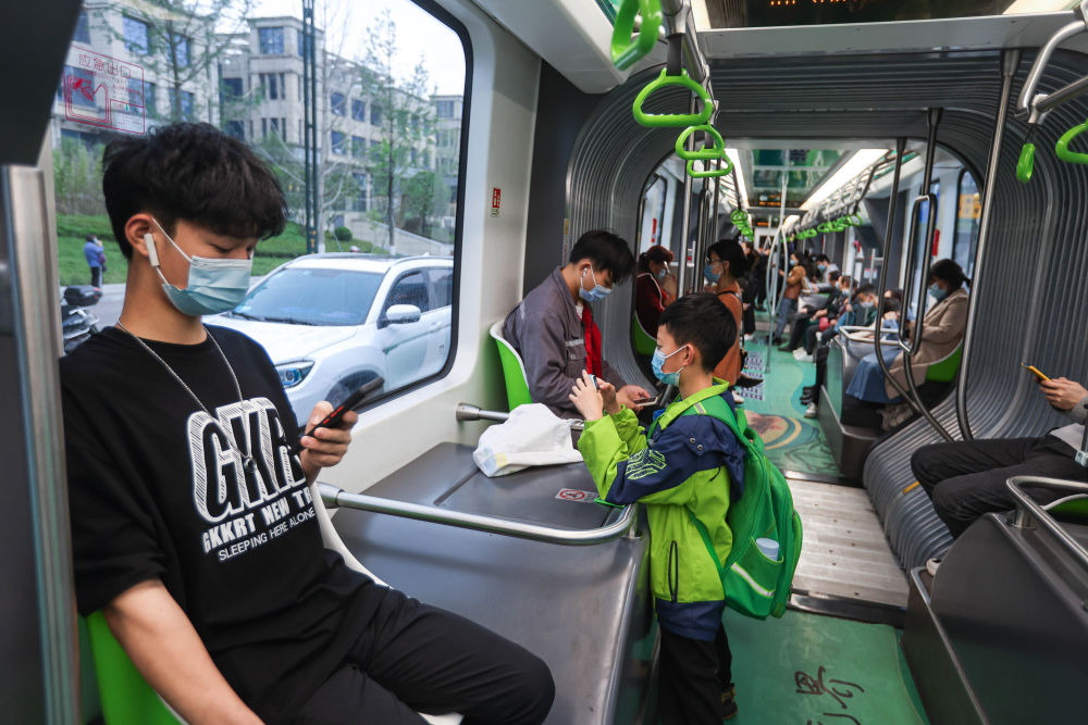 
二龙路肛肠医院黄牛代挂号电话票贩子号贩子网上预约挂号,住院检查加快,新时代中国调研行·长江篇丨“绿动”宜宾——万里长江第一城