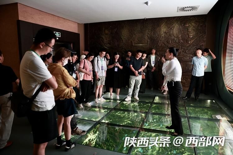 
上海龙华医院黄牛代挂号电话票贩子号贩子网上预约挂号,住院检查加快,【盛世中华 何以中国】千年古器从沉睡中“苏醒” 从此有了“中国”