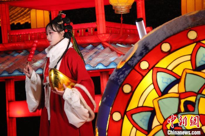 
南京军区总医院黄牛代挂号电话票贩子号贩子网上预约挂号,住院检查加快,“不走心”文创吸睛 中国文化消费场景再升级