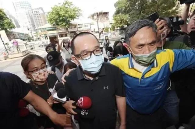 
北京儿童医院黄牛代挂号电话票贩子号贩子网上预约挂号,住院检查加快,陈水扁儿子狱中享特权，坐牢像度假，岛内网民炮轰：应再多关几年！