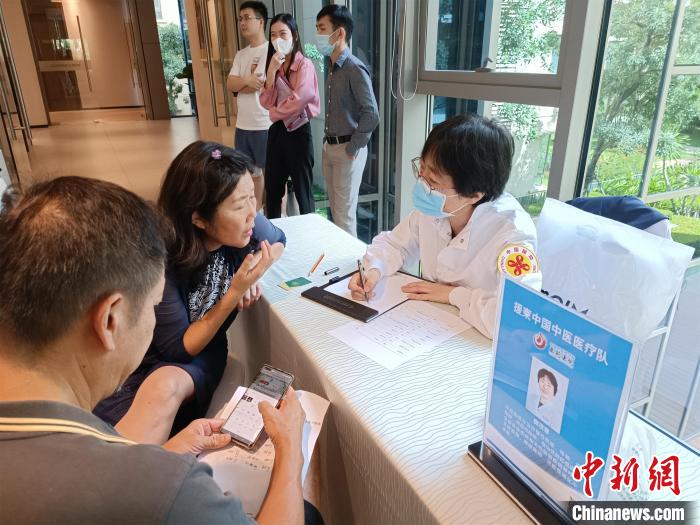 
北京佑安医院黄牛代挂号电话票贩子号贩子网上预约挂号,住院检查加快,中国援柬中医医疗队走进金边社区开展首次义诊