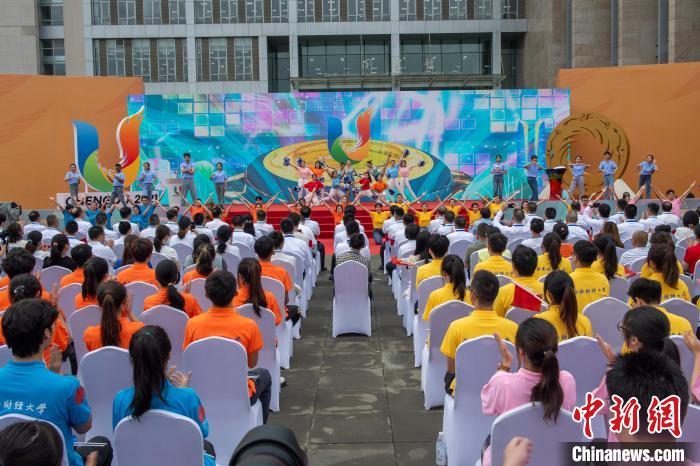 
上海瑞金医院黄牛代挂号电话票贩子号贩子网上预约挂号,住院检查加快,（成都大运纪事）成都大运会火炬继续在蓉传递 火炬手寄语当代青年