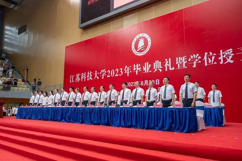 
北京大学肿瘤医院黄牛代挂号电话票贩子号贩子网上预约挂号,住院检查加快,“匍匐在地，擦干祖国身上的耻辱”毕业典礼上，校长哭了……