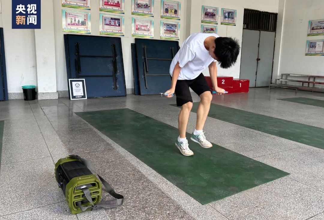 
浙江第一医院黄牛代挂号电话票贩子号贩子网上预约挂号,住院检查加快,尘封10年的世界纪录，被这名少年打破！