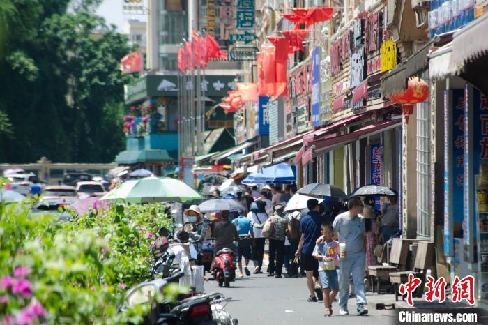 
北京妇产医院黄牛代挂号电话票贩子号贩子网上预约挂号,住院检查加快,中越边境东兴口岸人气满满 边贸和旅游火热