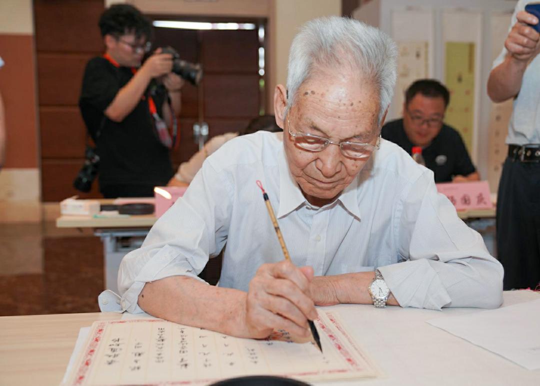 
北京西苑医院黄牛代挂号电话票贩子号贩子网上预约挂号,住院检查加快,已连续17年！他们一出手，全网羡慕了