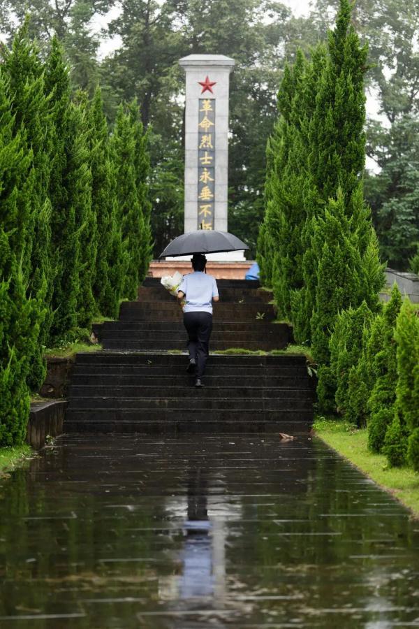 
中山大学孙逸仙纪念医院黄牛代挂号电话票贩子号贩子网上预约挂号,住院检查加快,尹铭志，你的妹妹接过了你的枪！