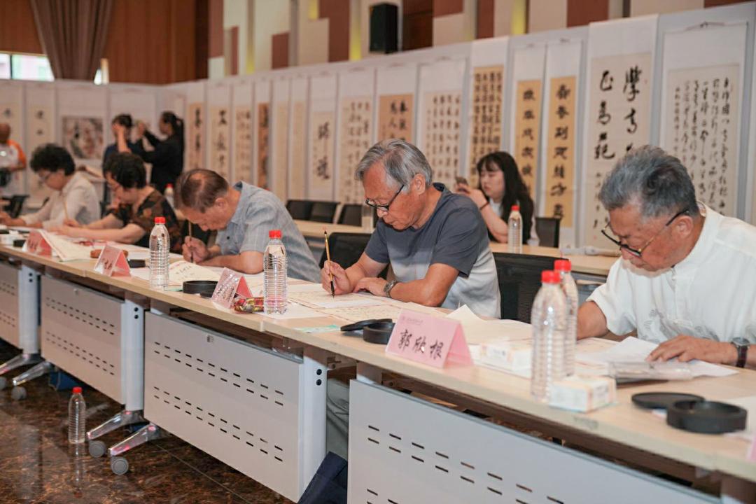 
北京西苑医院黄牛代挂号电话票贩子号贩子网上预约挂号,住院检查加快,已连续17年！他们一出手，全网羡慕了