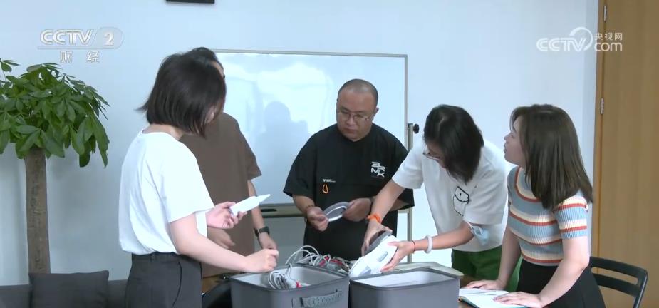 
北京同仁医院黄牛代挂号电话票贩子号贩子网上预约挂号,住院检查加快,智能化设备嵌入家政行业 消费者及行业双受益