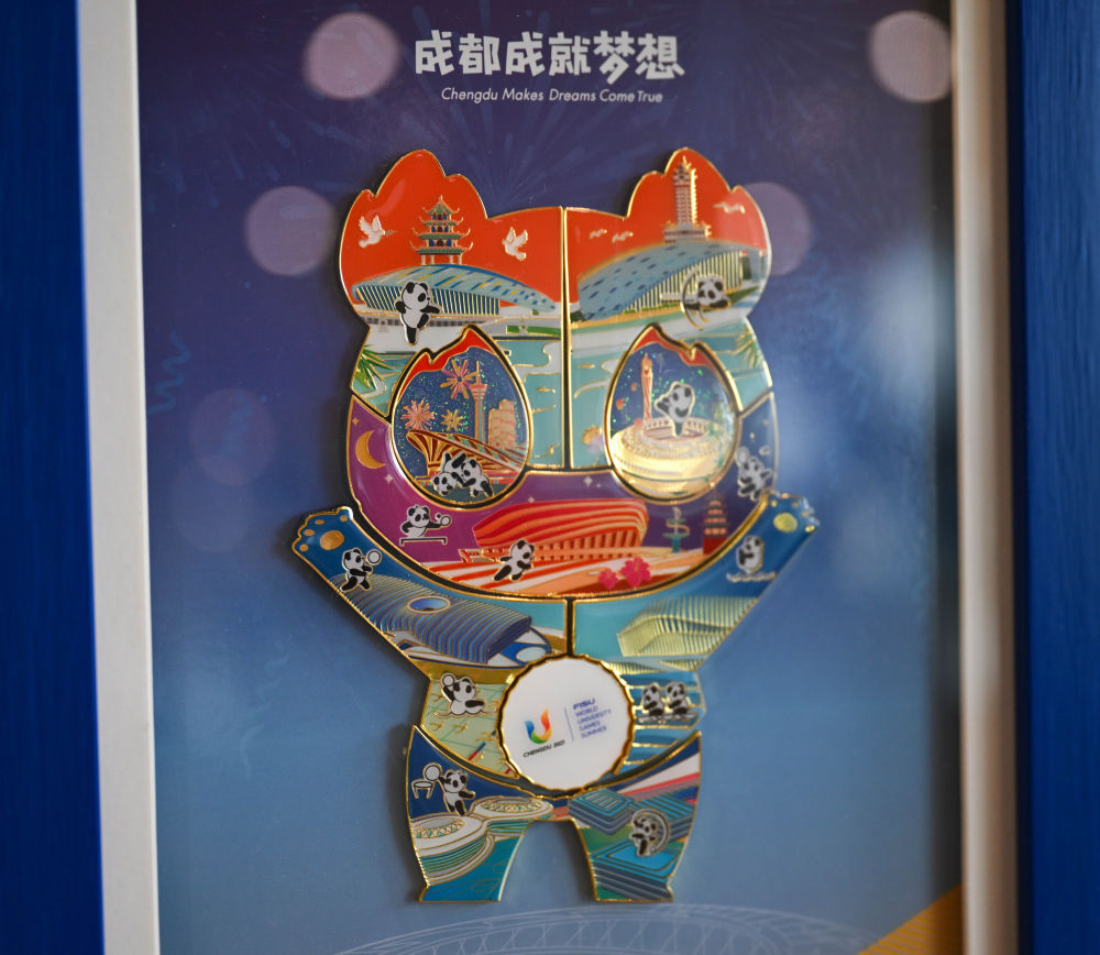 
江苏省人民医院黄牛代挂号电话票贩子号贩子网上预约挂号,住院检查加快,新华全媒+丨“特约记者”登场！“蓉宝”带你认识它的朋友