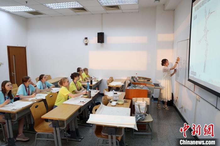
杭州市人民医院黄牛代挂号电话票贩子号贩子网上预约挂号,住院检查加快,一种色彩 一次体验 让匈牙利学生爱上中国文化