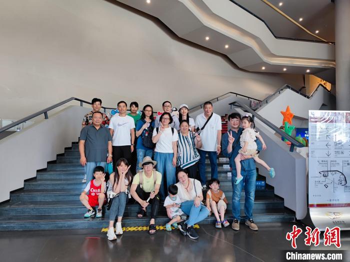 
西安市儿童医院黄牛代挂号电话票贩子号贩子网上预约挂号,住院检查加快,台湾老船长周香春：情牵海峡两岸的“摆渡人”