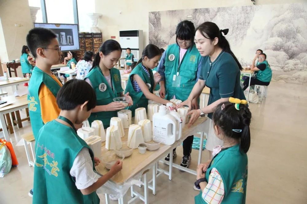 
南京军区总医院黄牛代挂号电话票贩子号贩子网上预约挂号,住院检查加快,暑期消费新观察｜乐享，这道“文化大餐”品出新滋味