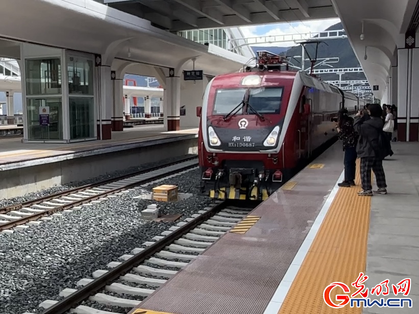 
浙江口腔医院黄牛代挂号电话票贩子号贩子网上预约挂号,住院检查加快,我们的家园丨拉林铁路：复兴号驶上“世界屋脊”，幸福的歌声传遍四方