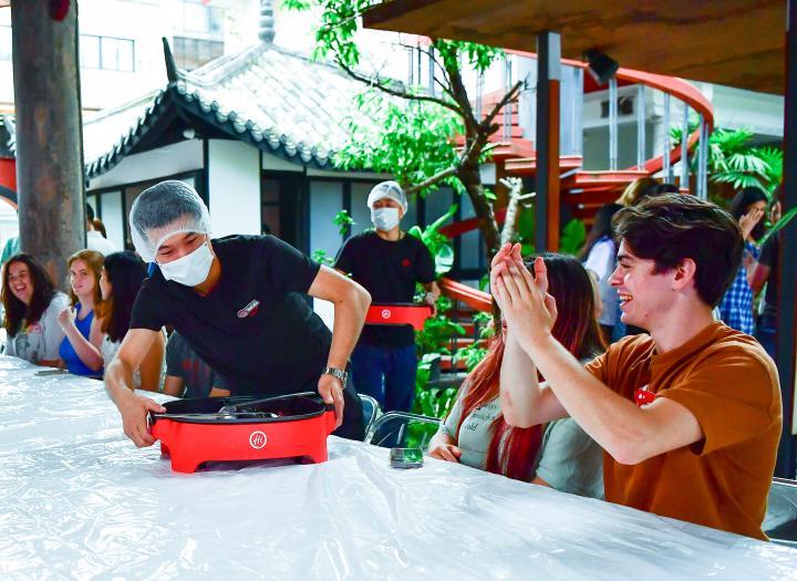 
南方医科大学南方医院黄牛代挂号电话票贩子号贩子网上预约挂号,住院检查加快,全球连线｜Vlog：美国大学生游成都 玩转老火锅新吃法