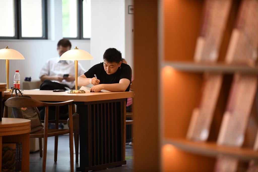 
杭州市妇幼保健院黄牛代挂号电话票贩子号贩子网上预约挂号,住院检查加快,“阅享夏日”：图书馆何以“圈粉”阅读者