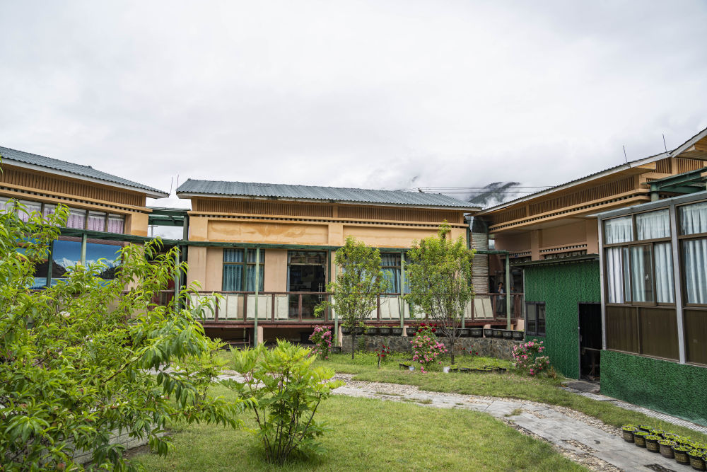
北大第一医院黄牛代挂号电话票贩子号贩子网上预约挂号,住院检查加快,西藏林芝：搬迁村的藏纸“致富经”