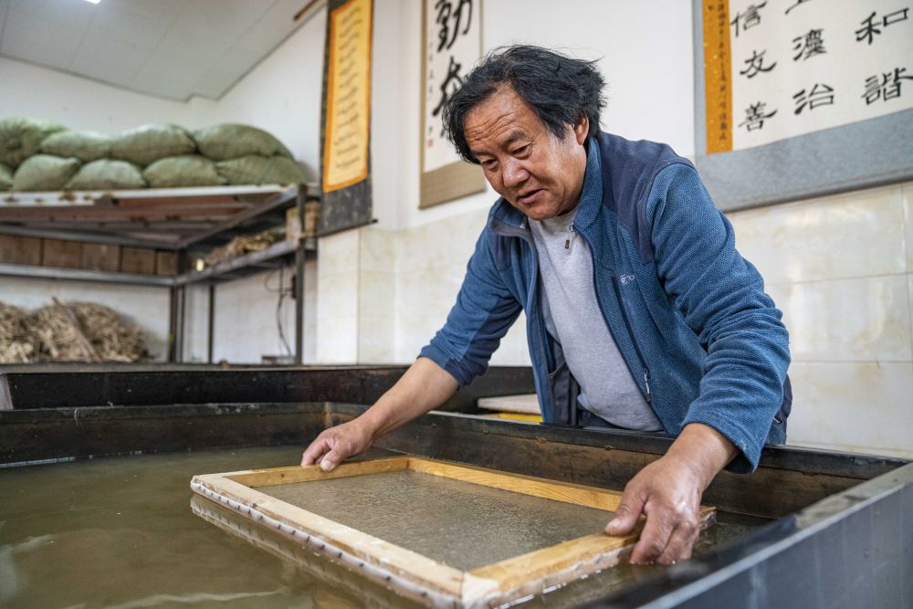 
北大第一医院黄牛代挂号电话票贩子号贩子网上预约挂号,住院检查加快,西藏林芝：搬迁村的藏纸“致富经”