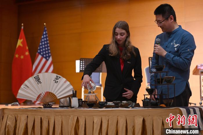 
上海龙华医院黄牛代挂号电话票贩子号贩子网上预约挂号,住院检查加快,中国驻美使馆举办文化体验开放日活动
