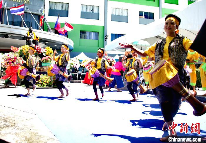 北京协和医院黄牛代挂号电话票贩子号贩子网上预约挂号,住院检查加快,泰国首家私立大学格乐大学庆祝建校71周年