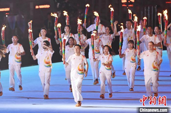 
南京各大医院黄牛代挂号电话票贩子号贩子网上预约挂号,住院检查加快,（成都大运纪事）火炬手齐赞开幕式：这就是青春的模样