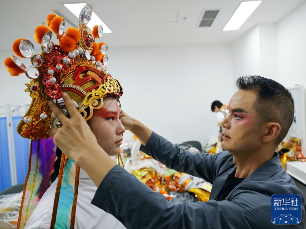 
上海肿瘤医院黄牛代挂号电话票贩子号贩子网上预约挂号,住院检查加快,成都大运会丨开幕式背后的故事——喜怒哀乐一张脸
