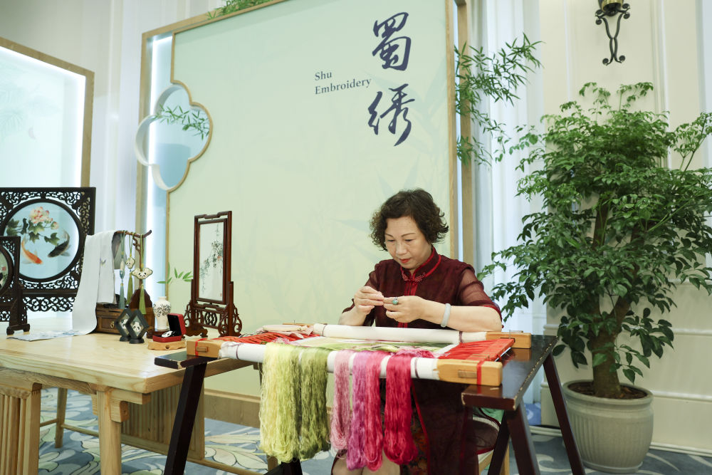 
北京肿瘤医院黄牛代挂号电话票贩子号贩子网上预约挂号,住院检查加快,成都大运会·新闻多一点 丨 出席成都大运会开幕式的国际贵宾观看了哪些非遗项目？