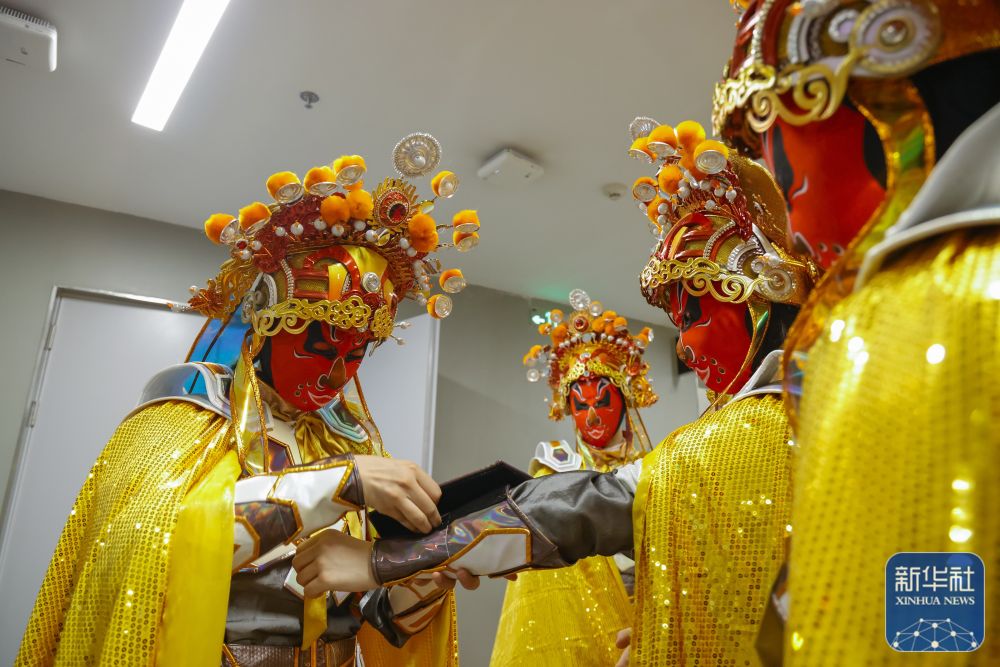
上海肿瘤医院黄牛代挂号电话票贩子号贩子网上预约挂号,住院检查加快,成都大运会丨开幕式背后的故事——喜怒哀乐一张脸