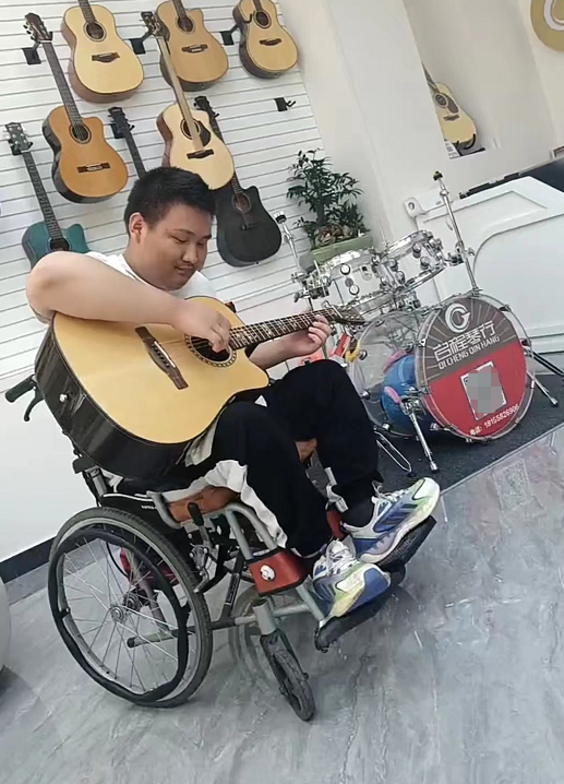 
杭州市三医院黄牛代挂号电话票贩子号贩子网上预约挂号,住院检查加快,“轮椅男孩”超一本线110分！他心仪的大学温暖回应