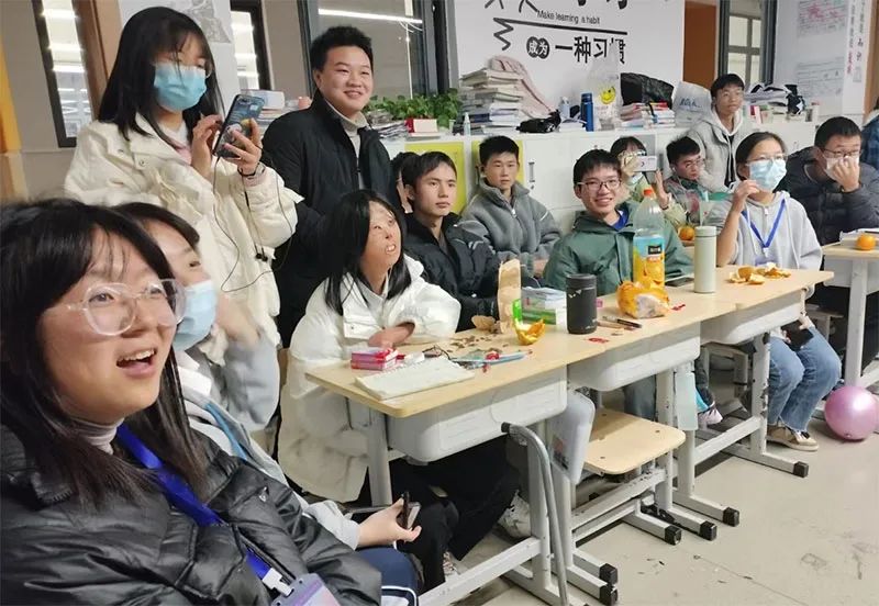 
北京西苑医院黄牛代挂号电话票贩子号贩子网上预约挂号,住院检查加快,她没有手指，但字迹工整清秀！高考超过一本线6分...