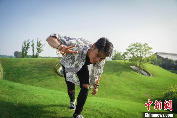 
杭州市一医院黄牛代挂号电话票贩子号贩子网上预约挂号,住院检查加快,“Z世代”青年走进南京夏日：湖中夏雨荷 江上“白鹭”洲
