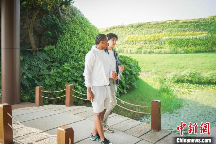 
杭州市一医院黄牛代挂号电话票贩子号贩子网上预约挂号,住院检查加快,“Z世代”青年走进南京夏日：湖中夏雨荷 江上“白鹭”洲