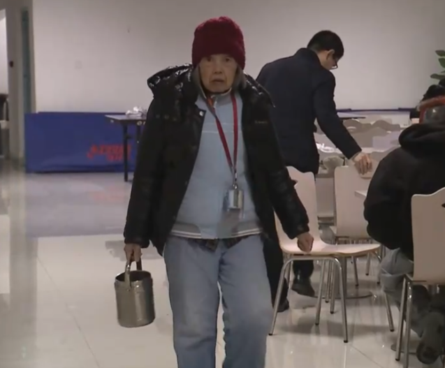 
代挂姜玉武的号黄牛代挂号电话票贩子号贩子网上预约挂号,住院检查加快,国科大校长为她而哭