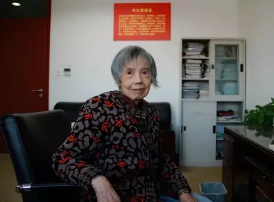 
代挂姜玉武的号黄牛代挂号电话票贩子号贩子网上预约挂号,住院检查加快,国科大校长为她而哭