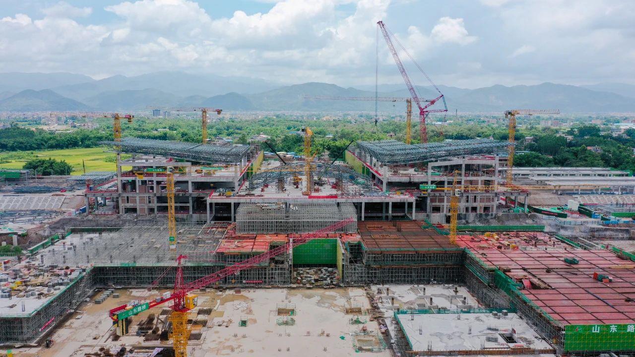 
广州各大医院黄牛代挂号电话票贩子号贩子网上预约挂号,住院检查加快,这条设计时速350公里高铁，全线最大车站封顶！
