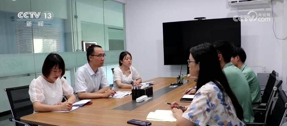 
上海中山医院黄牛代挂号电话票贩子号贩子网上预约挂号,住院检查加快,各地为毕业生提供“不断线”服务 提供针对性指导促进就业