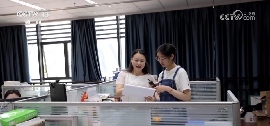 
上海中山医院黄牛代挂号电话票贩子号贩子网上预约挂号,住院检查加快,各地为毕业生提供“不断线”服务 提供针对性指导促进就业